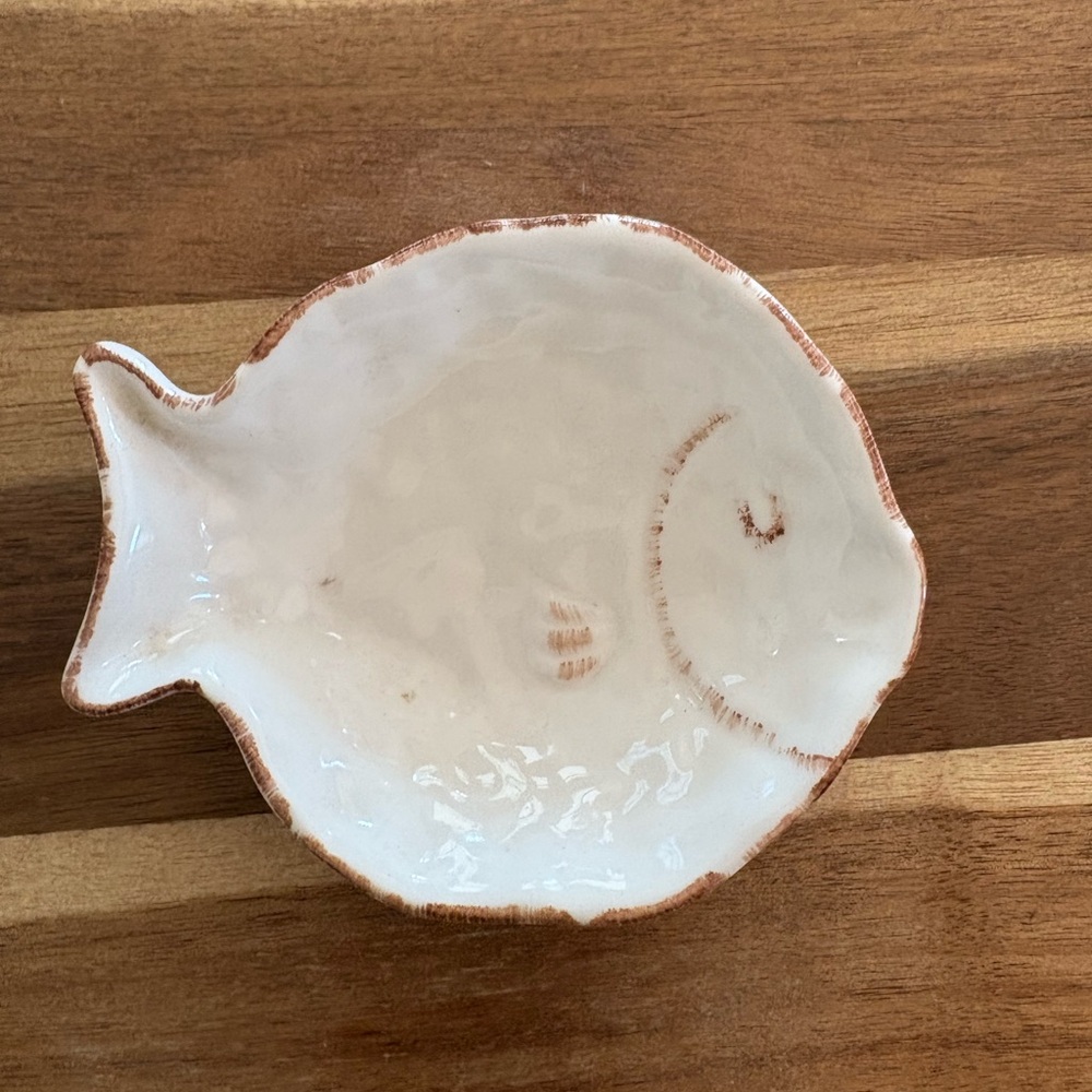 Small Cream Ceramic Fish-Shaped Dish with brown trim